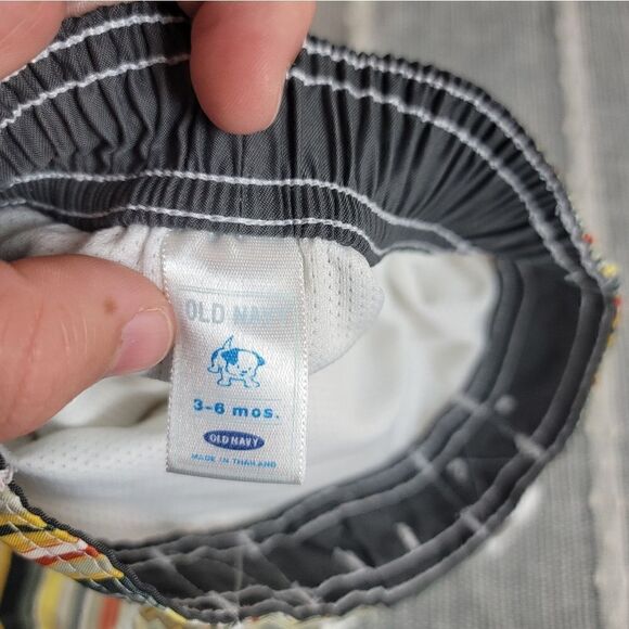 OLD NAVY Striped Swim Trunks - Picture 4 of 6